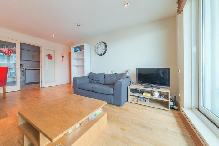 2 Bedroom Flat To Rent In Drake House, St. George Wharf, Vauxhall, London, SW8