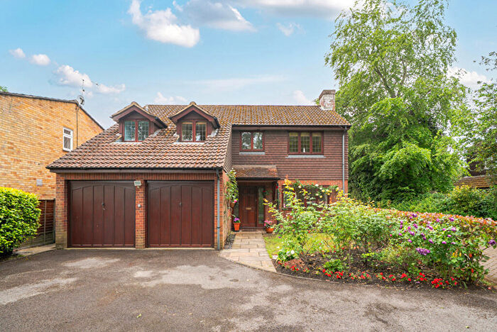 4 Bedroom Detached House For Sale In Westermain, New Haw, KT15