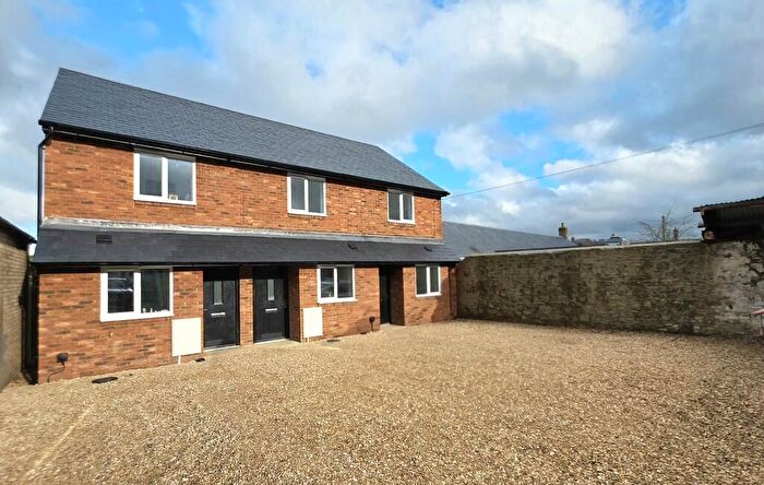 2 Bedroom End Of Terrace House For Sale In Halse Road, Brackley, NN13