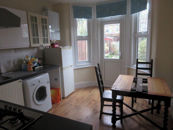 1 Bedroom Flat To Rent In Gordon Rd, London, E11