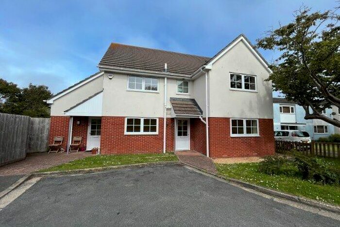 2 Bedroom Flat To Rent In Verne Road, Weymouth, DT4