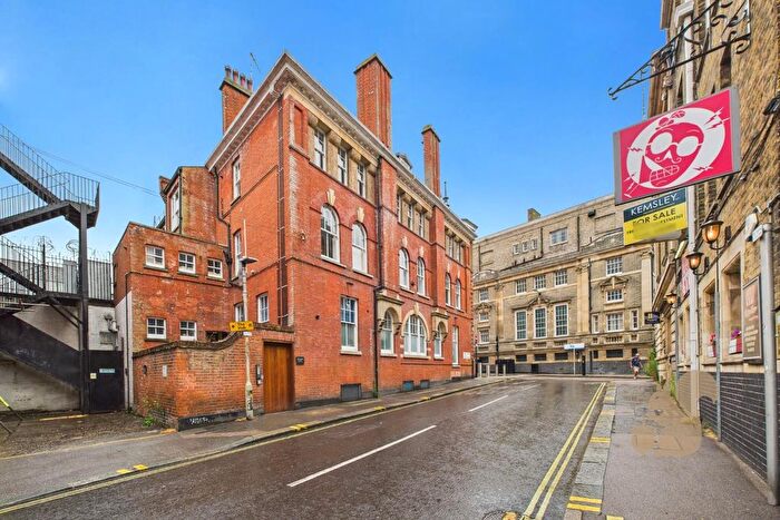 2 Bedroom Flat For Sale In High Street, Chelmsford, CM1