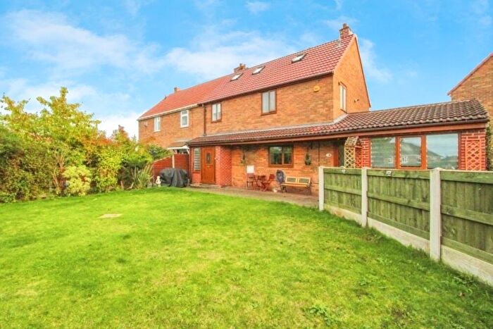 5 Bedroom Semi-Detached House For Sale In Brosley Avenue, Barnby Dun, Doncaster, DN3
