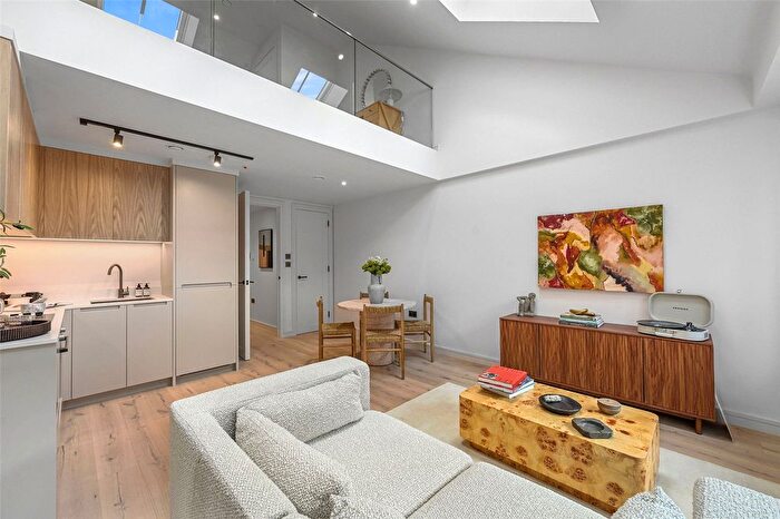 1 Bedroom Flat For Sale In The Threadworks, Hollybush Gardens, Bethnal Green, London, E2