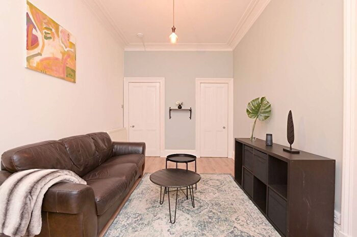 1 Bedroom Flat For Sale In Cambusnethan Street, Edinburgh, EH7
