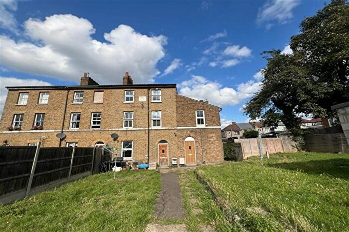 3 Bedroom Maisonette To Rent In Dartford Road, DA1