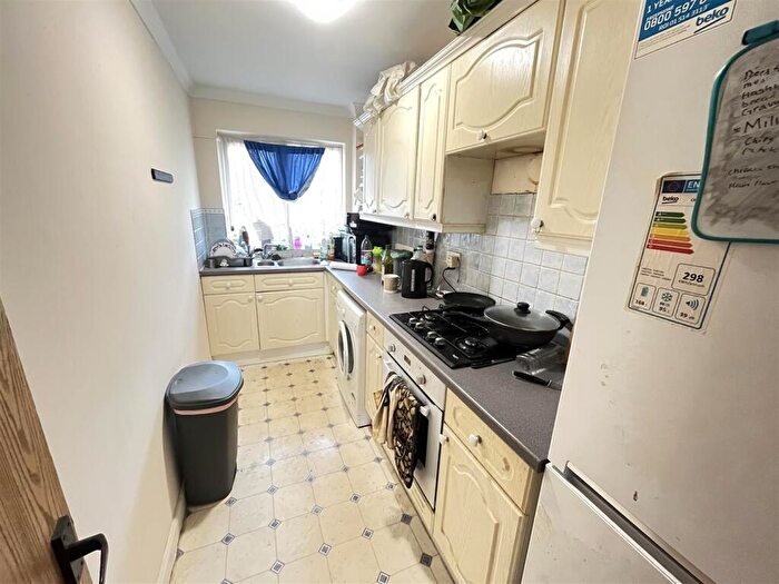 1 Bedroom Maisonette To Rent In Shackleton Way, Woodley, Reading, RG5