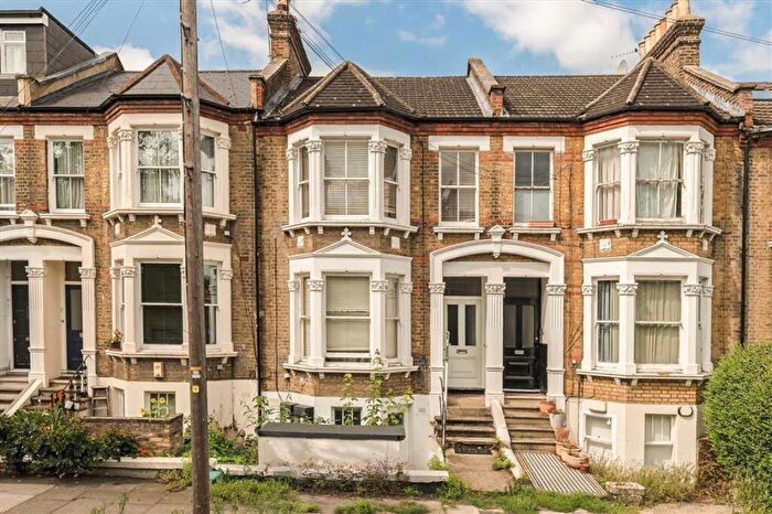 2 Bedroom Flat For Sale In Waller Road, Telegraph Hill, SE14