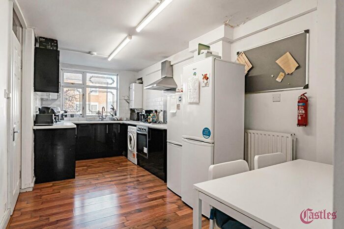 3 Bedroom Property For Sale In Studley Close, London, E5