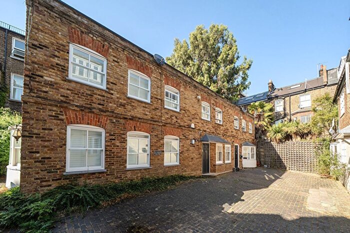 3 Bedroom Semi-Detached House For Sale In Hazlitt Mews, Brook Green, London, W14