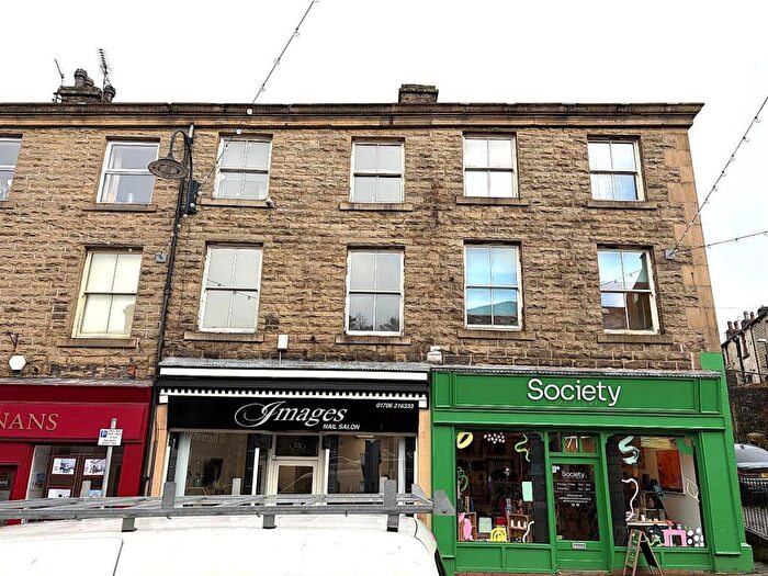 2 Bedroom Flat To Rent In Bank Street, Rawtenstall, BB4