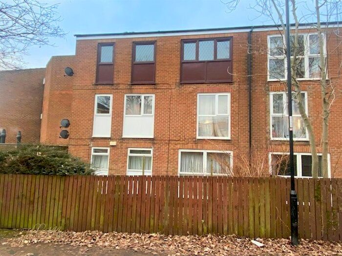 2 Bedroom Flat To Rent In Witton Court, Oxclose, Washington, NE38