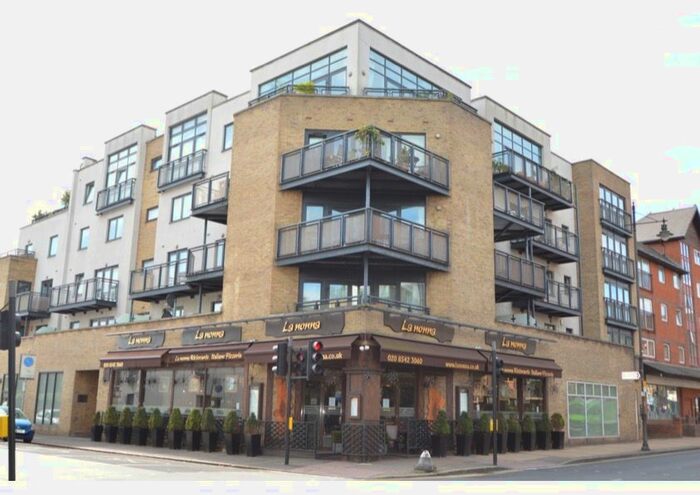 2 Bedroom Flat To Rent In A Montague Road, Wimbledon, SW19