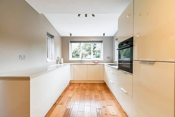 2 Bedroom Flat To Rent In Davenport Avenue, Hessle, East Yorkshire, HU13
