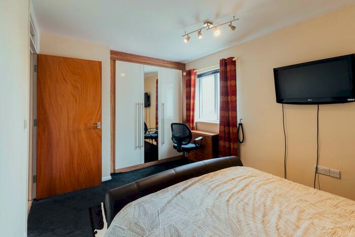 2 Bedroom Flat To Rent In Barnsdale Close, Loughborough, LE11