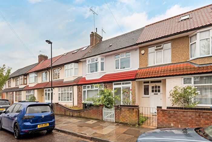 4 Bedroom Terraced House To Rent In Cedar Avenue, Enfield, EN3