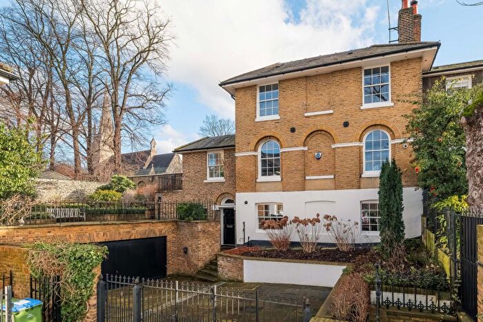 4 Bedroom Semi Detached House For Sale In Georgette Place, London, SE10