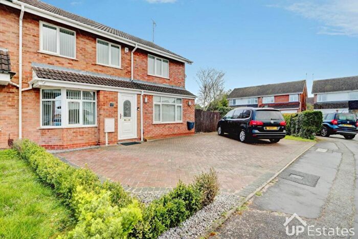 4 Bedroom Semi Detached House For Sale In Lumsden Close, Coventry, CV2