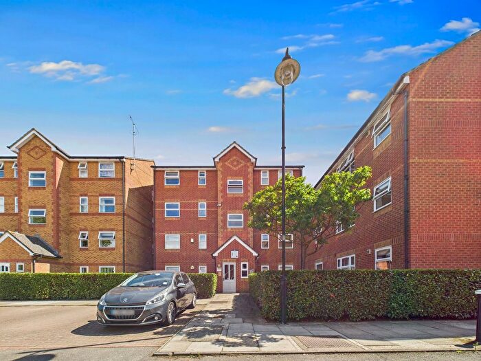 2 Bedroom Flat For Sale In Henry Doulton Drive, Tooting Bec, SW17