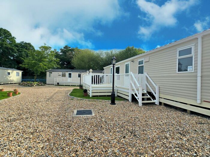 2 Bedroom Bungalow To Rent In West Fork Place, Farnham Road, Liss, GU33