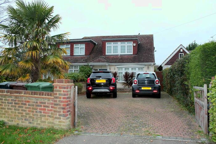 3 Bedroom Semi-Detached House To Rent In Watford Road, St Albans AL2