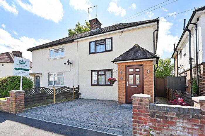 3 Bedroom Semi-Detached House For Sale In Comyne Road, Watford, WD24