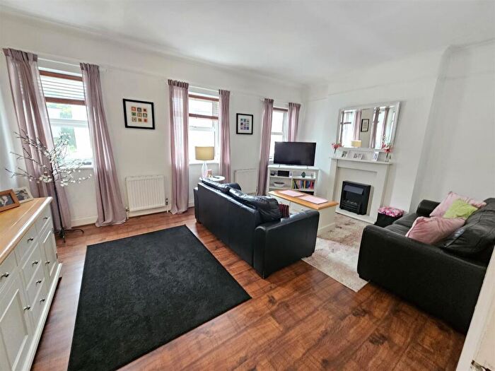 2 Bedroom Flat For Sale In Moorland Road, Plympton, Plymouth, PL7
