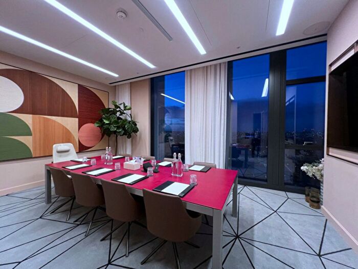 2 Bedroom Flat To Rent In River Park Tower, London, SW8