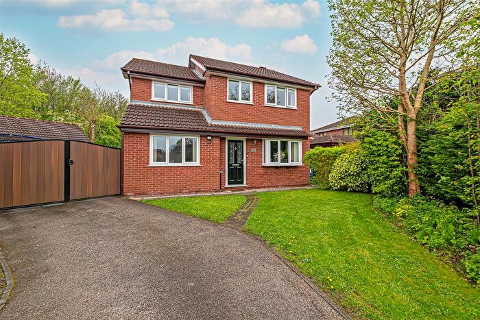 4 Bedroom Detached House For Sale In Drake Close, Old Hall, Warrington, WA5