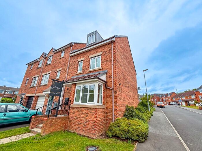 4 Bedroom End Of Terrace House For Sale In Ambleside Court, Birtley, Chester-Le-Street, Durham, DH3