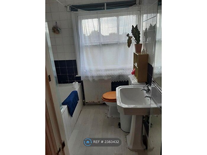 4 Bedroom Maisonette To Rent In Cromwell Place, Mortlake, SW14