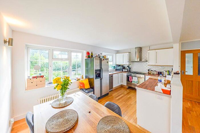 2 Bedroom Apartment To Rent In Westminster Court, AL1