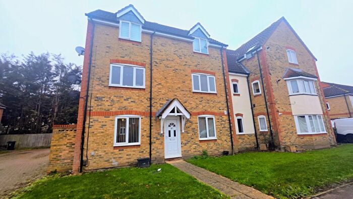 2 Bedroom Flat For Sale In Heathfield Park Drive, Chadwell Heath, RM6