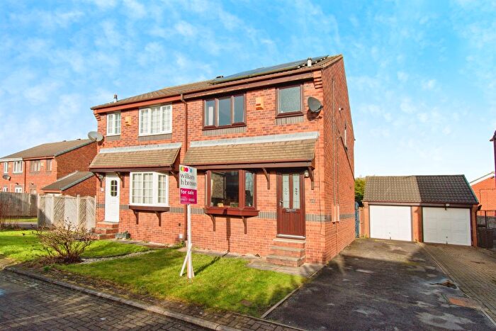3 Bedroom Semi-Detached House For Sale In Snydale Court, Normanton, WF6