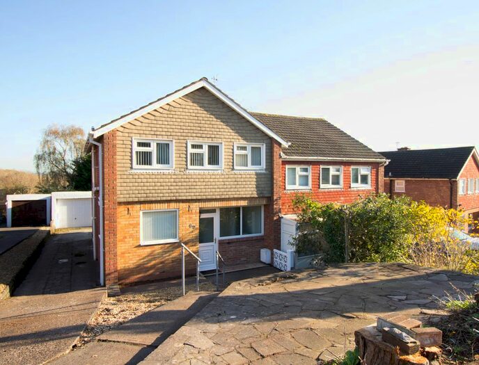 3 Bedroom Semi-Detached House To Rent In Carisbrooke Way, Penylan, Cardiff, CF23