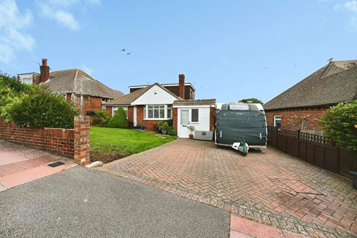 3 Bedroom Detached Bungalow For Sale In Mcwilliam Road, Brighton, BN2