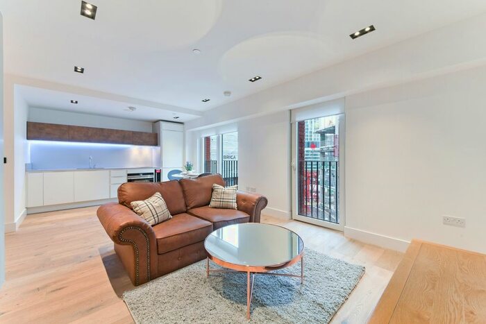 Detached House To Rent In Keybridge House, Keybridge, Vauxhall, SW8