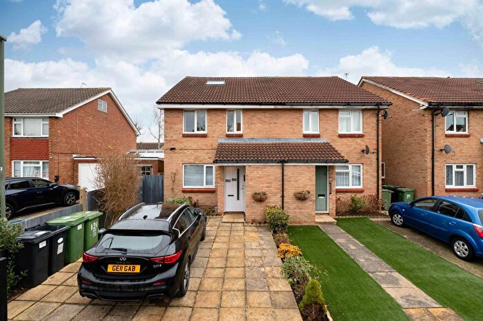 3 Bedroom Flat To Rent In Jasmin Road, West Ewell, Epsom, KT19
