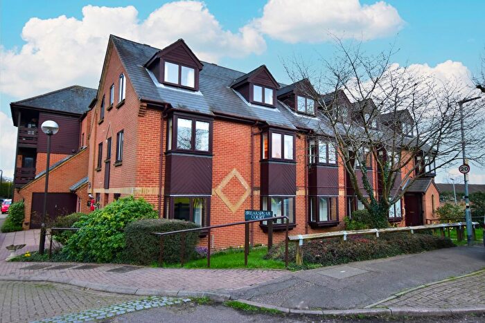 1 Bedroom Property For Sale In The Crescent, Abbots Langley, WD5