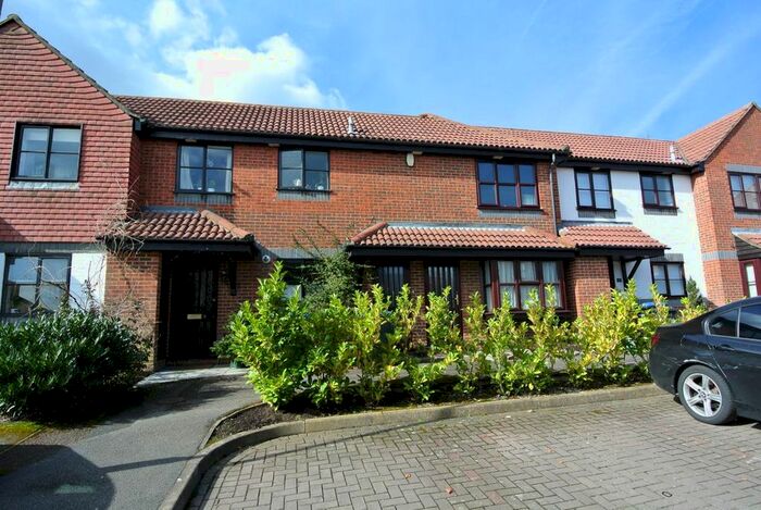 1 Bedroom Maisonette To Rent In Englefield Close, Englefield Green, Egham, TW20