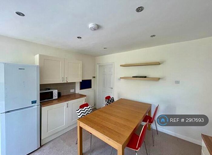 4 Bedroom Flat To Rent In Western Road - Students, Sheffield, S10