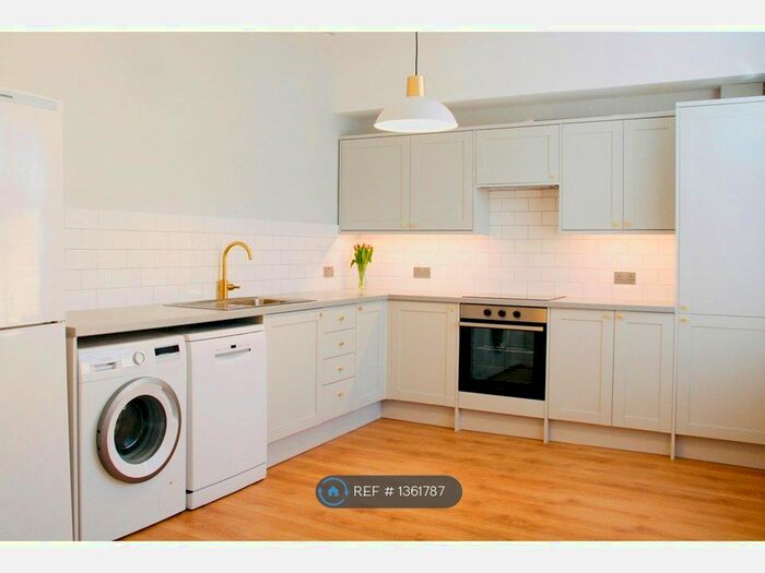 3 Bedroom Terraced House To Rent In Acacia Road, London, SW16