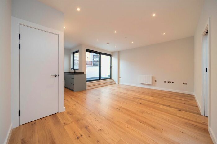 1 Bedroom Flat To Rent In George Street, Richmond, TW9