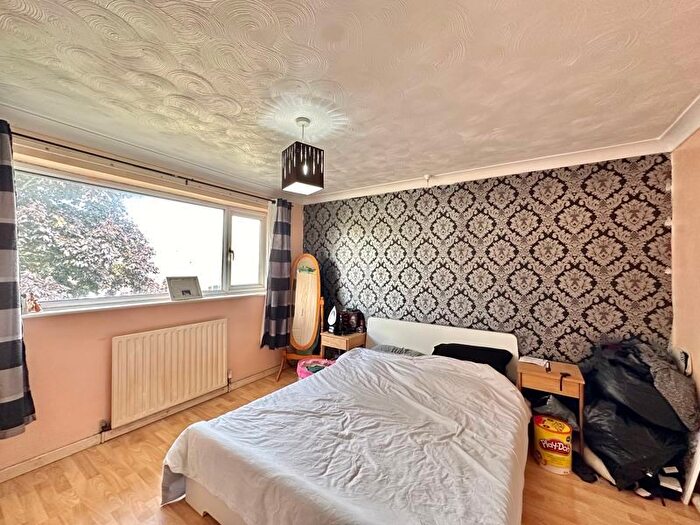 3 Bedroom Terraced House For Sale In Byron Close, Knottingley, WF11