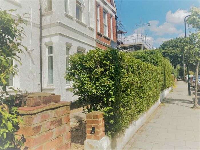 2 Bedroom Flat To Rent In Pathfield Road, London, SW16