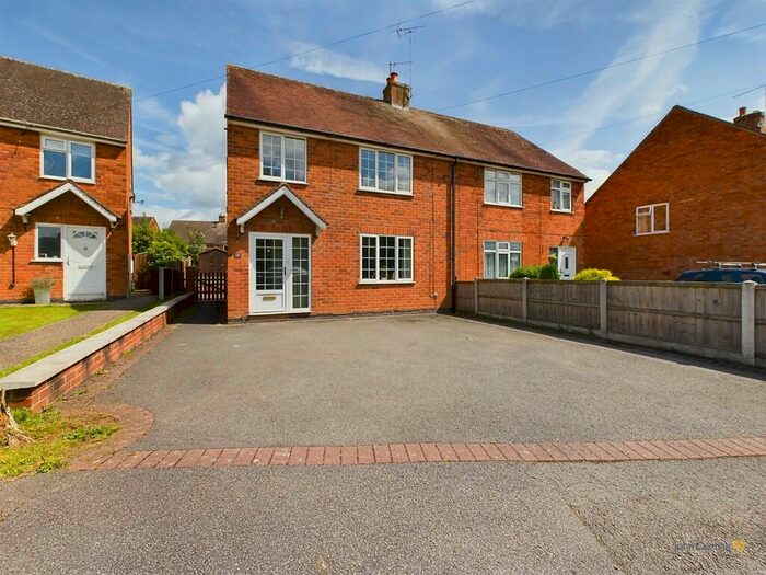 3 Bedroom Semi-Detached House For Sale In The Crescent, Mayfield, DE6