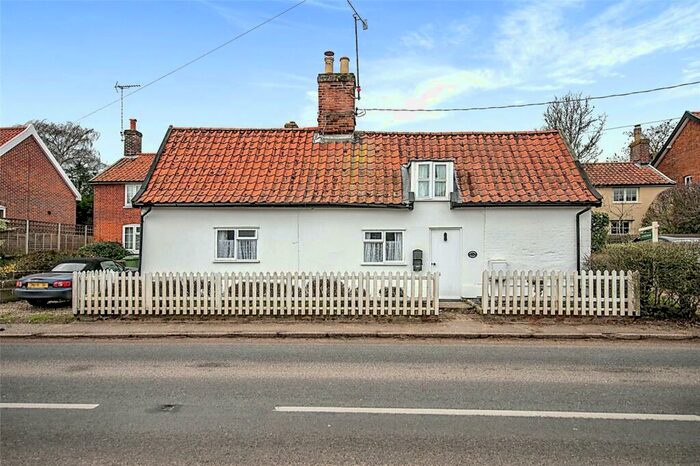 3 Bedroom Detached House For Sale In The Street, Hacheston, Woodbridge, Suffolk, IP13