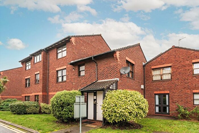 1 Bedroom Flat To Rent In Mayfield Road, Shepherds Bush, W12