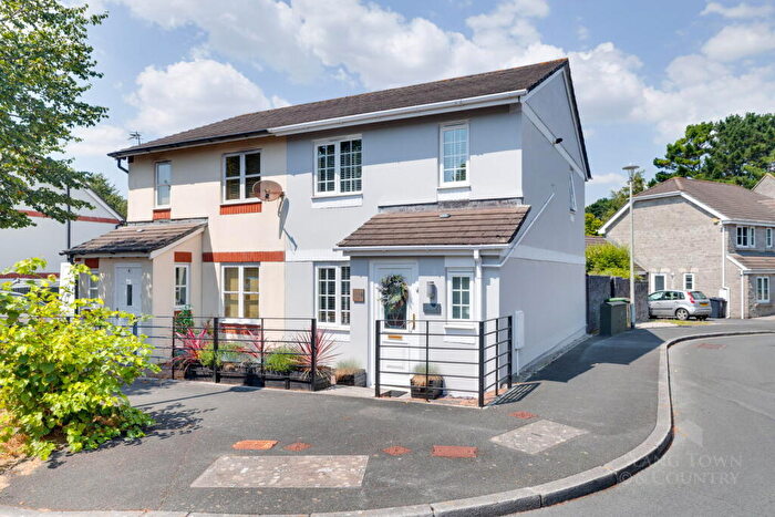 3 Bedroom Semi-Detached House For Sale In Aberdeen Avenue, Manadon Park, Plymouth, PL5
