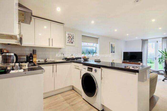 2 Bedroom Maisonette To Rent In Howson Road, London, SE4